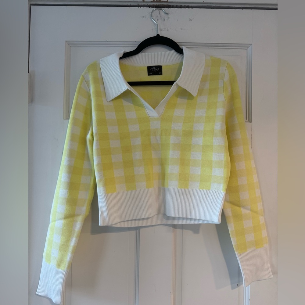 NWT size large Milk and Honey gingham adorable VNeck sweater.